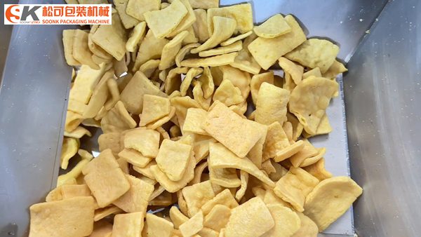 蝦片稱重定量包裝機上料裝置圖